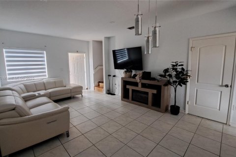 Townhouse in Miami, Florida 2 bedrooms, 104.98 sq.m. № 1952517 - photo 5