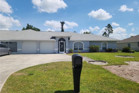 Apartamento en alquiler en Punta Gorda, Florida, 3 dormitorios, 151.71 m2 № 1661828 - foto 2