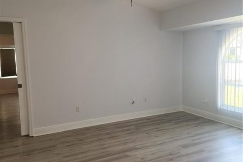 Apartamento en alquiler en Punta Gorda, Florida, 3 dormitorios, 151.71 m2 № 1661828 - foto 16