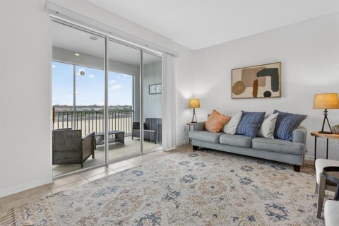 Condo in Davenport, Florida, 3 bedrooms № 2226817 - photo 6