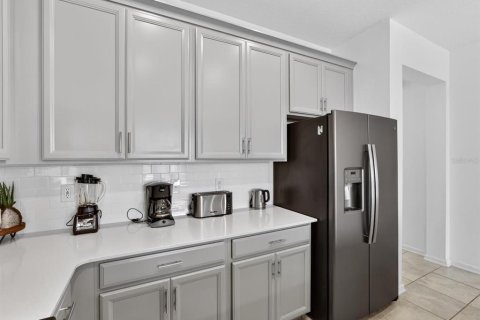Condo in Davenport, Florida, 3 bedrooms № 2226817 - photo 15