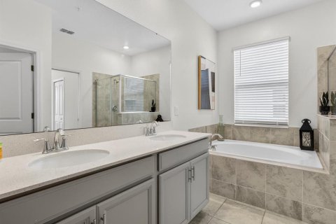 Condo in Davenport, Florida, 3 bedrooms № 2226817 - photo 11