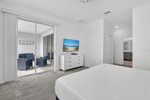 Condo in Davenport, Florida, 3 bedrooms № 2226817 - photo 19