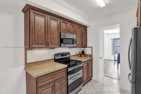 Condo in Bay Harbor Islands, Florida, 1 bedroom  № 1729648 - photo 12