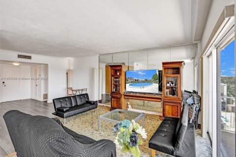 Condo in Bay Harbor Islands, Florida, 1 bedroom  № 1729648 - photo 4