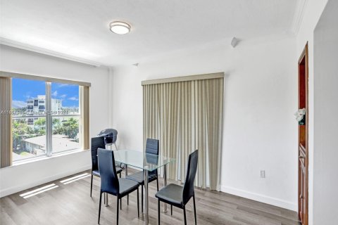 Condo in Bay Harbor Islands, Florida, 1 bedroom  № 1729648 - photo 6