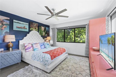 Casa en alquiler en Miami, Florida, 3 dormitorios, 199.28 m2 № 1959864 - foto 16