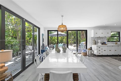 Casa en alquiler en Miami, Florida, 3 dormitorios, 199.28 m2 № 1959864 - foto 13