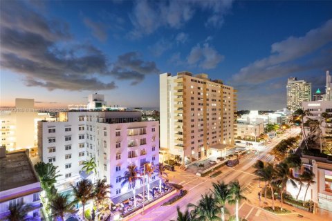 Copropriété à louer à Miami Beach, Floride: 2 chambres, 132.01 m2 № 1868481 - photo 28