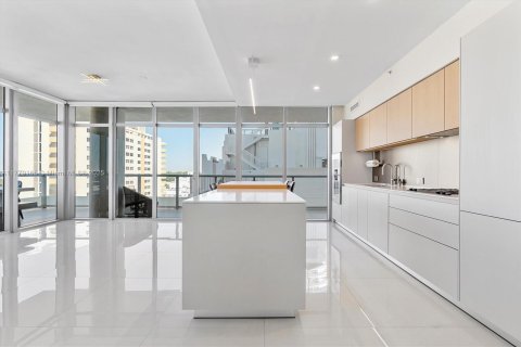 Condo in Miami Beach, Florida, 2 bedrooms  № 1868481 - photo 5