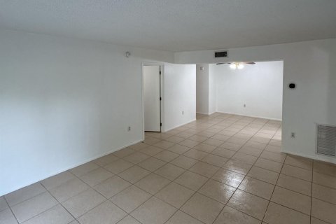 Copropriété à vendre à Lauderhill, Floride: 2 chambres, 90.3 m2 № 2083567 - photo 7