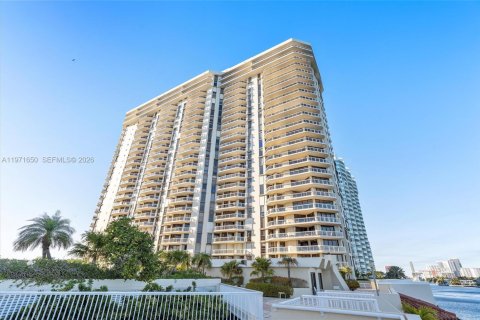Condo in Aventura, Florida, 2 bedrooms  № 2174667 - photo 2