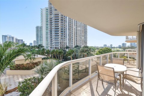 Condo in Aventura, Florida, 2 bedrooms  № 2174667 - photo 26