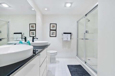 Condo in Aventura, Florida, 2 bedrooms  № 2174667 - photo 20