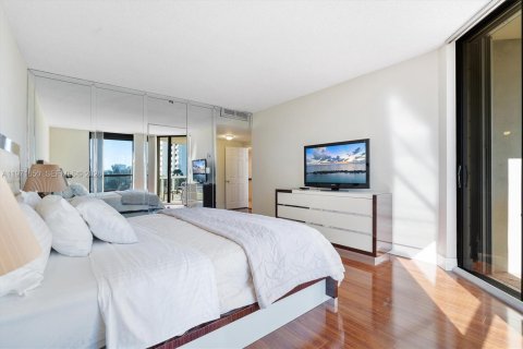 Condo in Aventura, Florida, 2 bedrooms  № 2174667 - photo 14