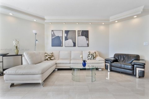 Condo in Aventura, Florida, 2 bedrooms  № 2174667 - photo 6