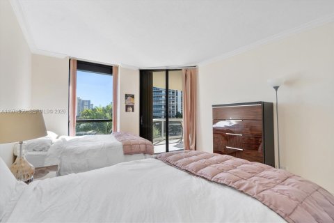 Condo in Aventura, Florida, 2 bedrooms  № 2174667 - photo 19