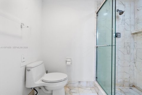 Condo in Aventura, Florida, 2 bedrooms  № 2174667 - photo 17