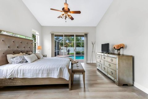 Villa ou maison à vendre à Pembroke Pines, Floride: 4 chambres, 261.06 m2 № 2072634 - photo 15