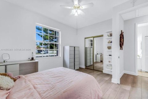 Villa ou maison à vendre à Pembroke Pines, Floride: 4 chambres, 261.06 m2 № 2072634 - photo 21