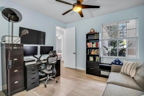 Villa ou maison à vendre à Pembroke Pines, Floride: 4 chambres, 261.06 m2 № 2072634 - photo 23