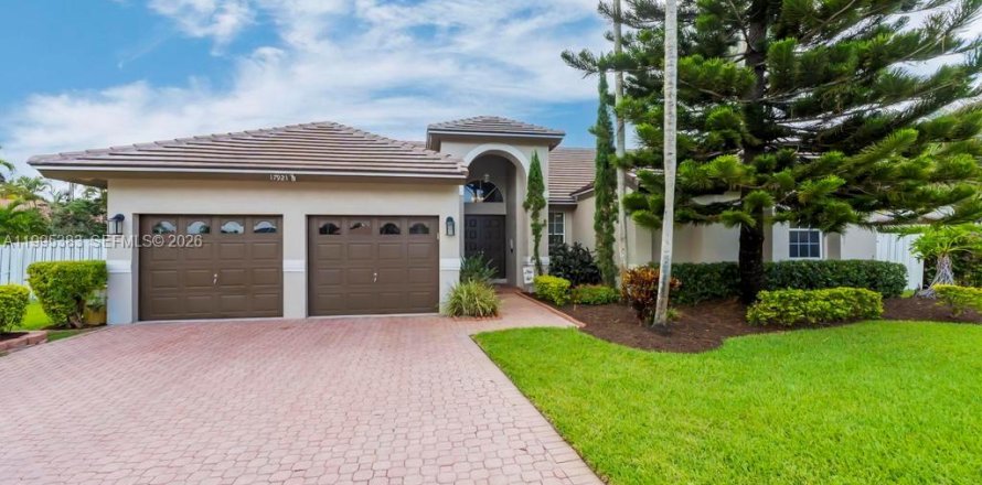 Villa ou maison à Pembroke Pines, Floride 4 chambres, 261.06 m2 № 2072634