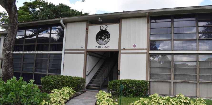 Condominio en Tamarac, Florida, 2 dormitorios  № 1983357