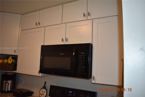 Condominio en venta en Tamarac, Florida, 2 dormitorios, 76.83 m2 № 1983357 - foto 6