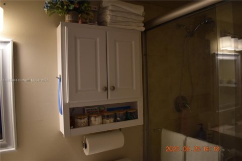 Condominio en venta en Tamarac, Florida, 2 dormitorios, 76.83 m2 № 1983357 - foto 11