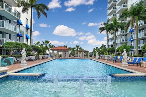 Condominio en venta en Miami, Florida, 2 dormitorios, 89.46 m2 № 2077004 - foto 15