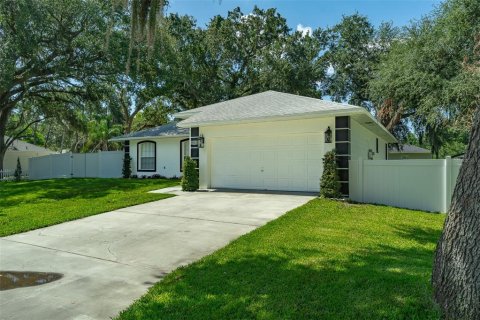 Casa en venta en Lakeland, Florida, 3 dormitorios, 129.13 m2 № 2209600 - foto 2