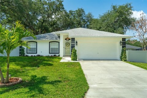 House in Lakeland, Florida 3 bedrooms, 129.13 sq.m. № 2209600