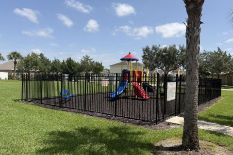 House in St. Lucie, Florida 3 bedrooms, 158.4 sq.m. № 2169217 - photo 25