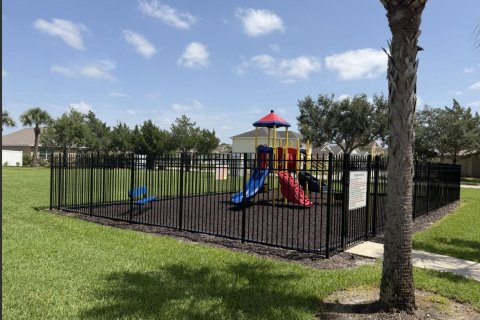 House in St. Lucie, Florida 3 bedrooms, 158.4 sq.m. № 2169217 - photo 11