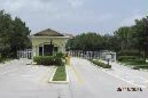 Villa ou maison à louer à St. Lucie, Floride: 3 chambres, 158.4 m2 № 2169217 - photo 2