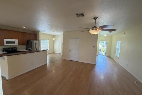 House in St. Lucie, Florida 3 bedrooms, 158.4 sq.m. № 2169217 - photo 20