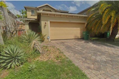 House in St. Lucie, Florida 3 bedrooms, 158.4 sq.m. № 2169217 - photo 13