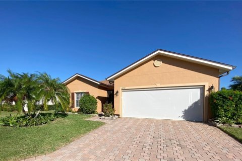 Casa en venta en Lake Wales, Florida, 2 dormitorios, 122.54 m2 № 1449762 - foto 1
