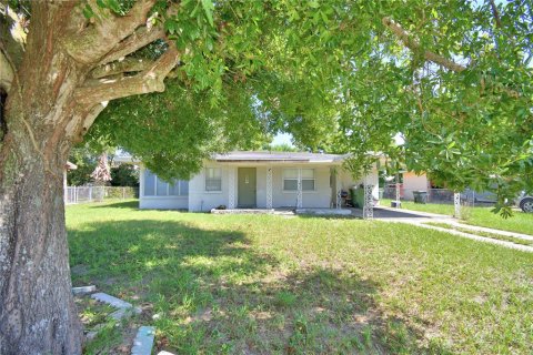 House in Winter Haven, Florida 3 bedrooms, 96.62 sq.m. № 1918714 - photo 6
