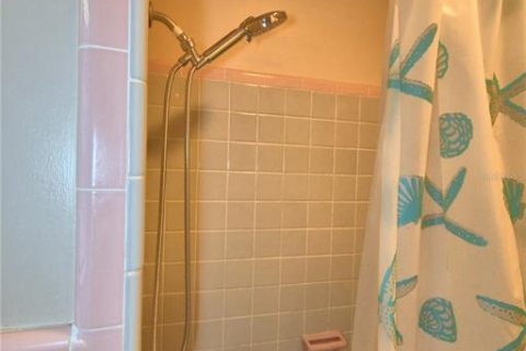 House in Winter Haven, Florida 3 bedrooms, 96.62 sq.m. № 1918714 - photo 18