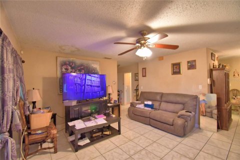 House in Winter Haven, Florida 3 bedrooms, 96.62 sq.m. № 1918714 - photo 12