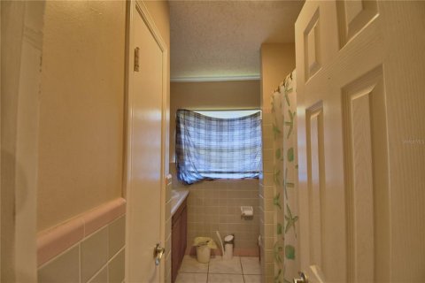 House in Winter Haven, Florida 3 bedrooms, 96.62 sq.m. № 1918714 - photo 19
