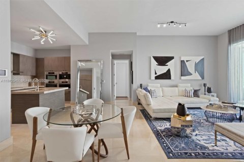 Condo in Miami, Florida, 2 bedrooms  № 2039100 - photo 14