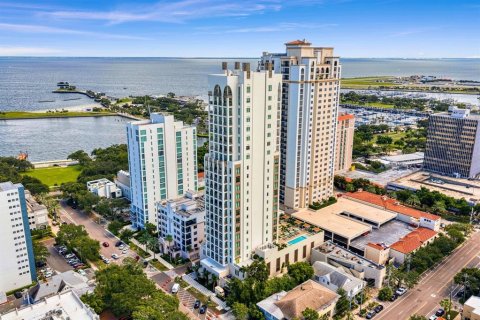 Condo à Saint Petersburg, Floride, 2 chambres  № 2421666