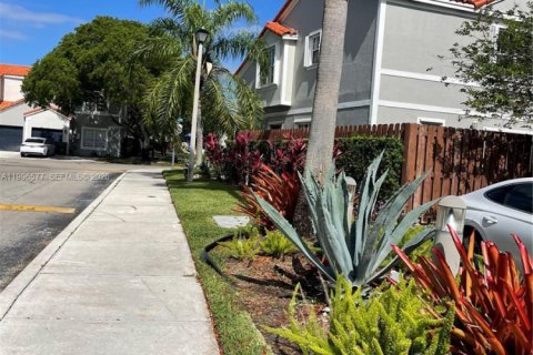 Купить таунхаус в Мирамар, Флорида 3 спальни, 147.53м2, № 2058775 - фото 11