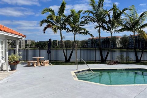 Купить таунхаус в Мирамар, Флорида 3 спальни, 147.53м2, № 2058775 - фото 8