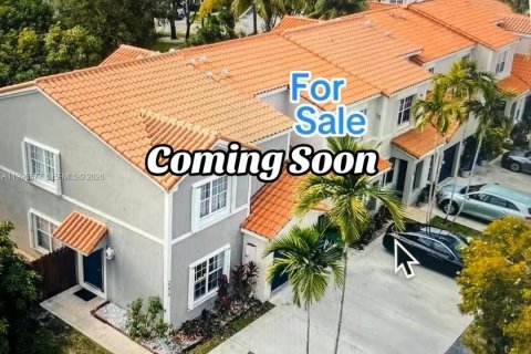Adosado en venta en Miramar, Florida, 3 dormitorios, 147.53 m2 № 2058775 - foto 2