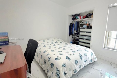 Condo in Miami, Florida, 2 bedrooms  № 1947154 - photo 23