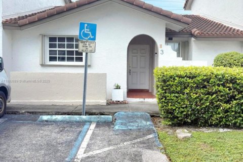 Condo in Miami, Florida, 2 bedrooms  № 1947154 - photo 7