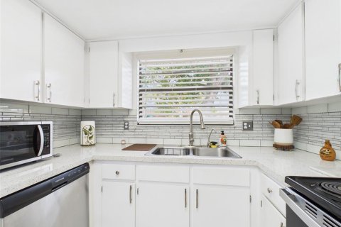 Condominio en venta en Mulberry, Florida, 2 dormitorios, 87.79 m2 № 1833305 - foto 9